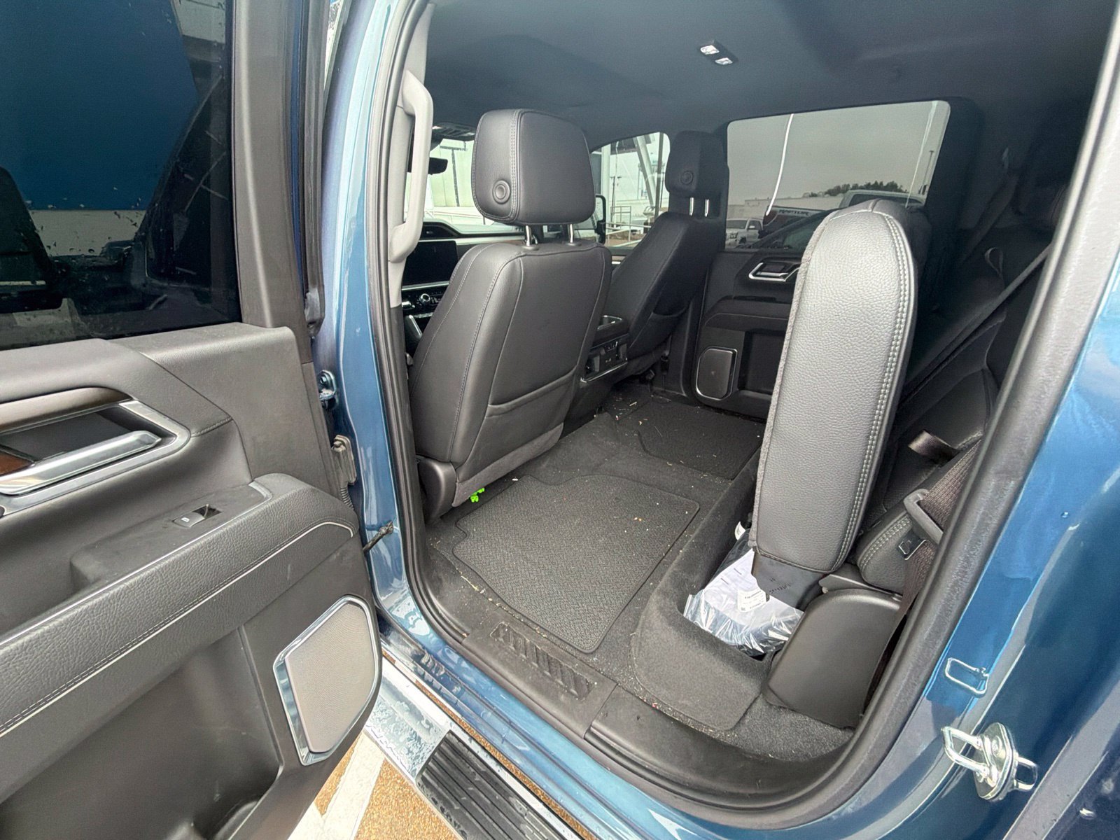 Used 2025 GMC Sierra 2500 Denali w/ Technology Package AWD/4WD image 10
