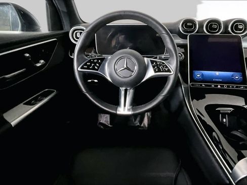 Used 2023 Mercedes-Benz GLC 300 4MATIC image 11