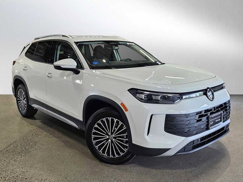 New 2025 Volkswagen Tiguan S image 1