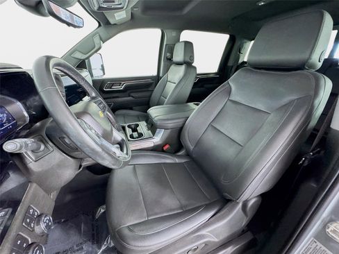Used 2024 Chevrolet Silverado 2500 LTZ w/ LTZ Premium Package AWD/4WD image 11