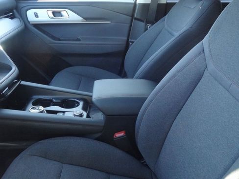 Certified 2025 Ford Explorer Active image 8