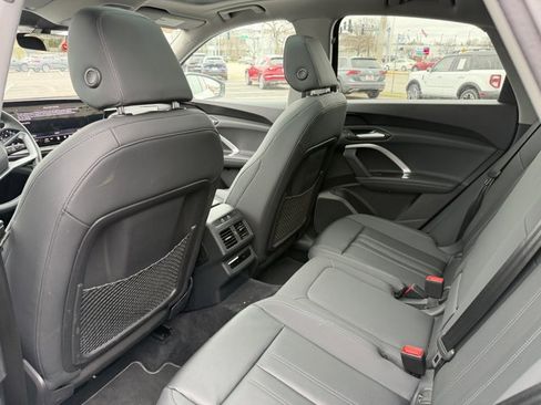 Used 2025 Audi Q5 Premium w/ Convenience Package image 6