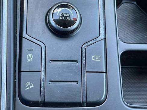 Used 2023 Kia Sorento LX FWD image 31