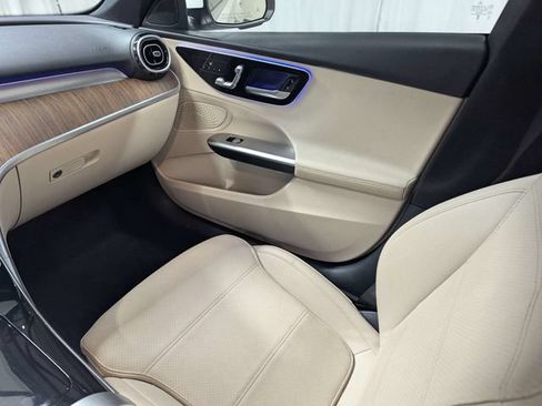 Used 2025 Mercedes-Benz C 300 Sedan image 8