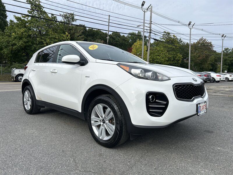 Used 2017 Kia Sportage LX AWD/4WD image 3