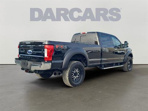 Certified 2019 Ford F350 Lariat w/ Chrome Package image 5