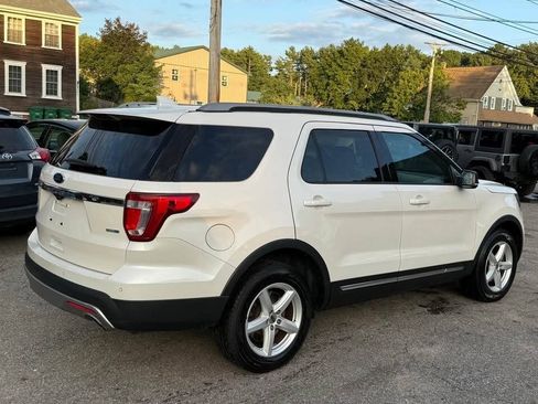 Used 2017 Ford Explorer XLT w/ Equipment Group 201A AWD/4WD image 4
