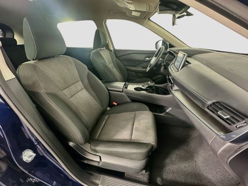 Used 2025 Nissan Rogue SV FWD image 31