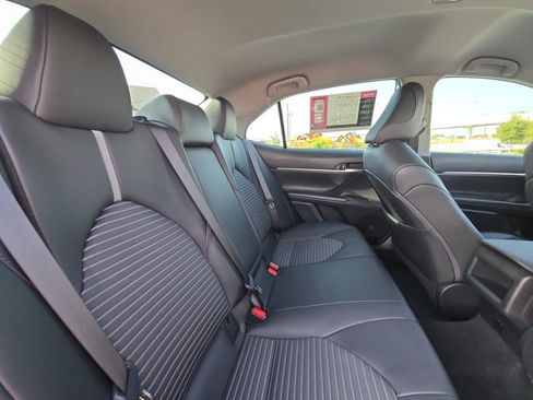 Used 2023 Toyota Camry SE FWD image 17