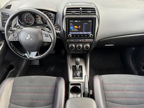 Used 2024 Mitsubishi Outlander Sport SE image 3