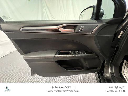 Used 2016 Ford Fusion SE FWD image 11