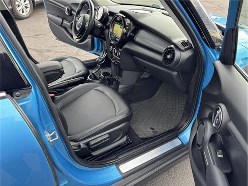 Used 2015 MINI Cooper 4-Door Hardtop image 16