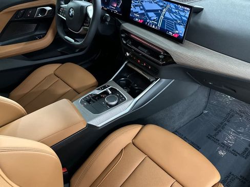 Used 2025 BMW 230i Coupe w/ Premium Package image 15