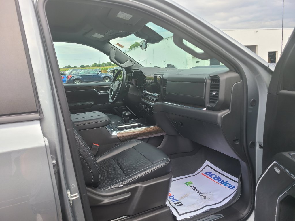 Used 2024 Chevrolet Silverado 1500 LT Trail Boss w/ Convenience Package II AWD/4WD image 12