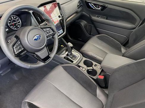 Used 2025 Subaru Forester Touring AWD/4WD image 9