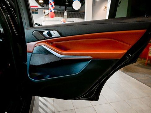 Used 2021 BMW X7 M50i w/ Executive Package image 30