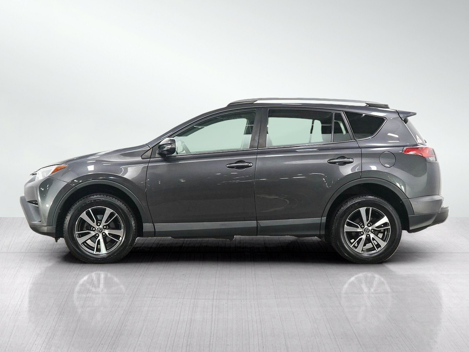 Used 2017 Toyota RAV4 XLE w/ Carpet Mat Package FWD image 2