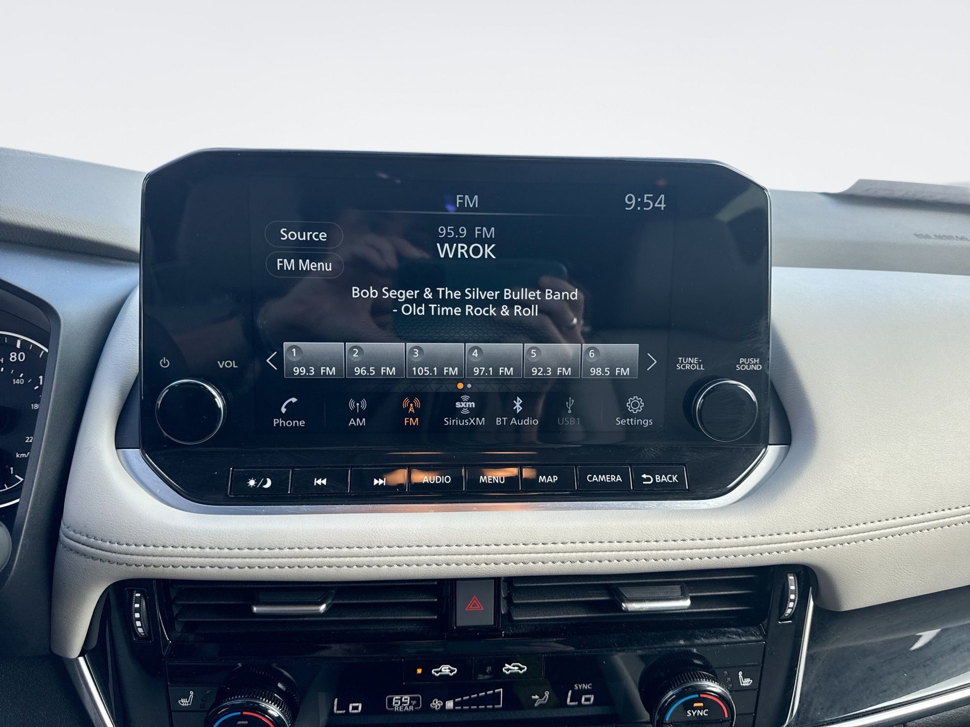 Certified 2023 Nissan Rogue SL w/ SL Premium Package FWD image 18