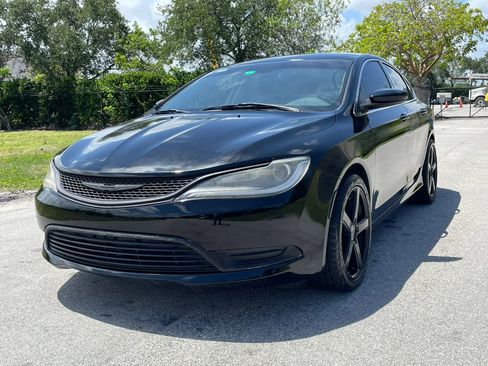 Used 2015 Chrysler 200 Limited FWD image 5