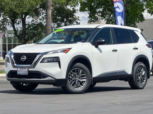 Used 2023 Nissan Rogue S image 8