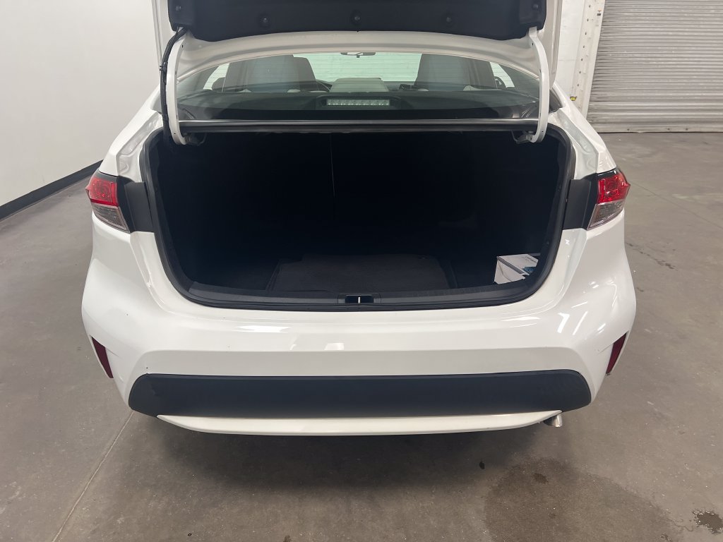 Used 2020 Toyota Corolla LE FWD image 25