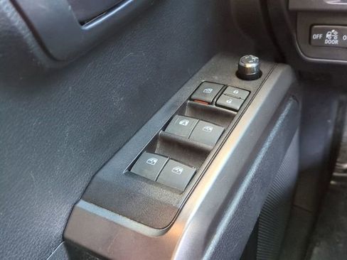 Used 2018 Toyota Tacoma SR5 image 22