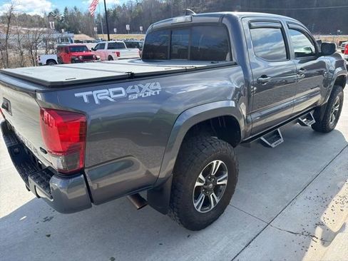Used 2016 Toyota Tacoma TRD Sport w/ Premium & Technology Package image 3