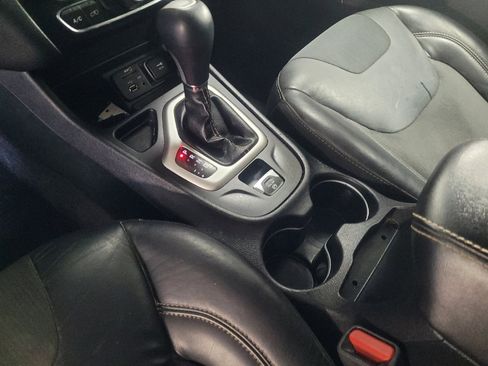 Used 2018 Jeep Cherokee Latitude Plus image 26