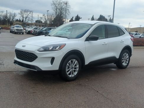 Certified 2022 Ford Escape SE image 4
