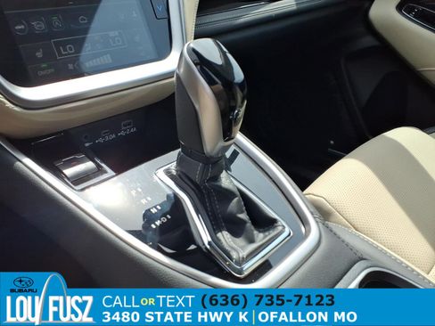Used 2025 Subaru Outback Limited AWD/4WD image 14