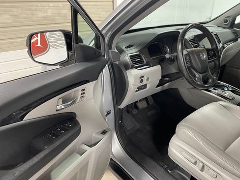 Used 2021 Honda Pilot Touring image 13