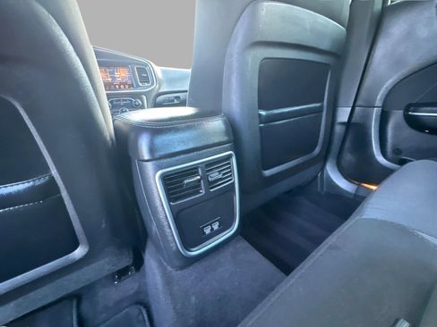 Used 2015 Dodge Charger R/T RWD image 39