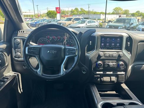 Used 2021 Chevrolet Silverado 1500 LT Trail Boss w/ Bed Protection Package AWD/4WD image 24