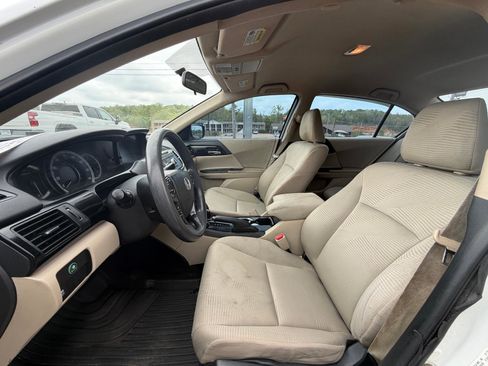 Used 2017 Honda Accord LX image 7