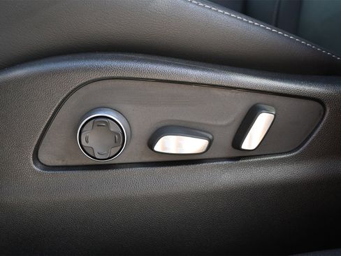 New 2025 Cadillac XT4 Premium Luxury image 16