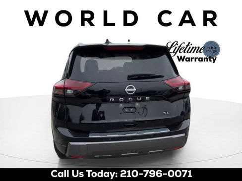 Used 2025 Nissan Rogue SL w/ Tech Package FWD image 6