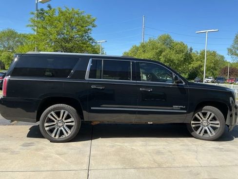 Used 2018 GMC Yukon XL Denali w/ Denali Ultimate Package AWD/4WD image 14
