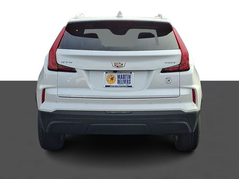Used 2024 Cadillac XT4 Luxury w/ Cold Weather Package image 5