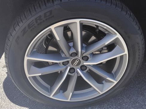 Certified 2025 Audi Q3 2.0T Premium w/ Black Optic Sport Package image 13