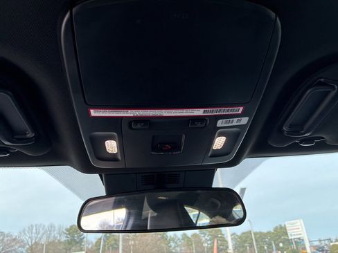 Used 2025 Toyota Camry SE image 17