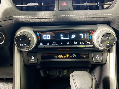 Used 2025 Toyota RAV4 XLE w/ Convenience Package FWD image 27