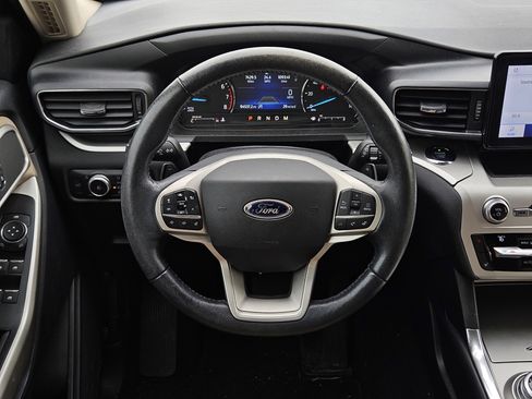 Used 2020 Ford Explorer XLT w/ Equipment Group 202A image 14