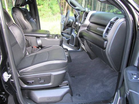 Used 2026 RAM 2500 Laramie AWD/4WD image 21