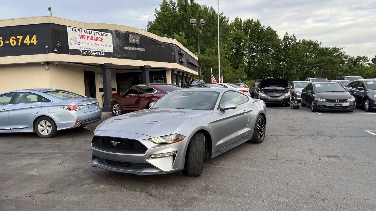 Used 2021 Ford Mustang Premium RWD image 5