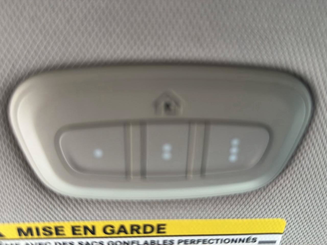 Used 2018 Chrysler Pacifica Touring-L FWD image 28