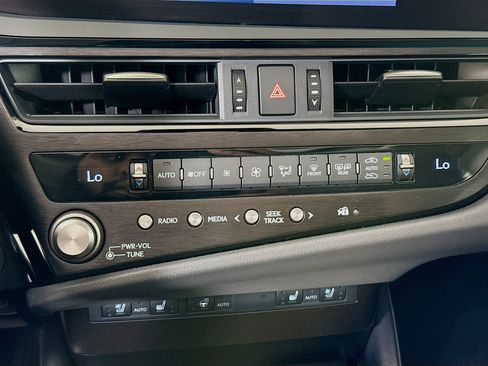 Used 2023 Lexus ES 350 w/ Premium Package image 17