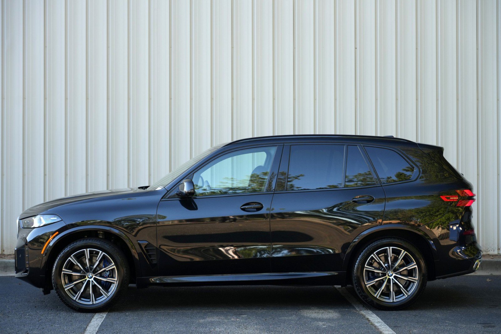 Used 2025 BMW X5 M60i w/ Climate Comfort Package AWD/4WD image 56