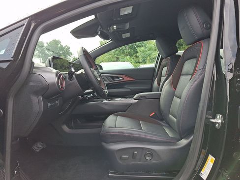 Certified 2024 Chevrolet Equinox EV RS FWD image 13