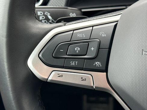 Certified 2024 Volkswagen Atlas Cross Sport SEL R-Line image 32