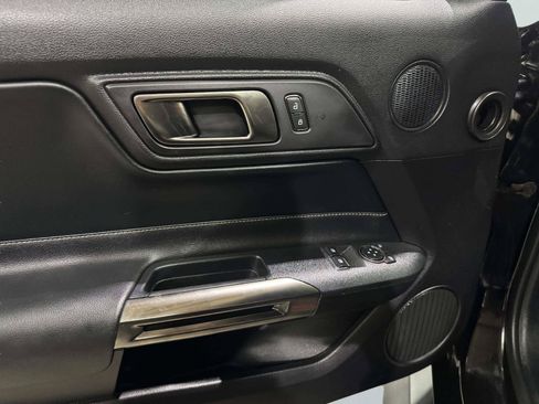 Used 2022 Ford Mustang Shelby GT500 w/ Technology Package RWD image 22